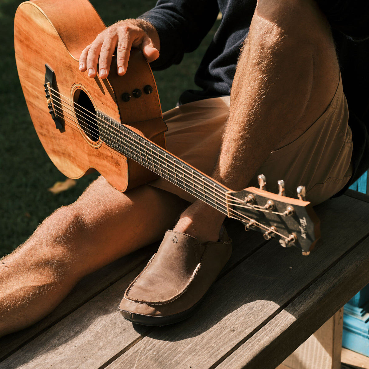 OluKai Moloā Men's Leather Slippers for Men
