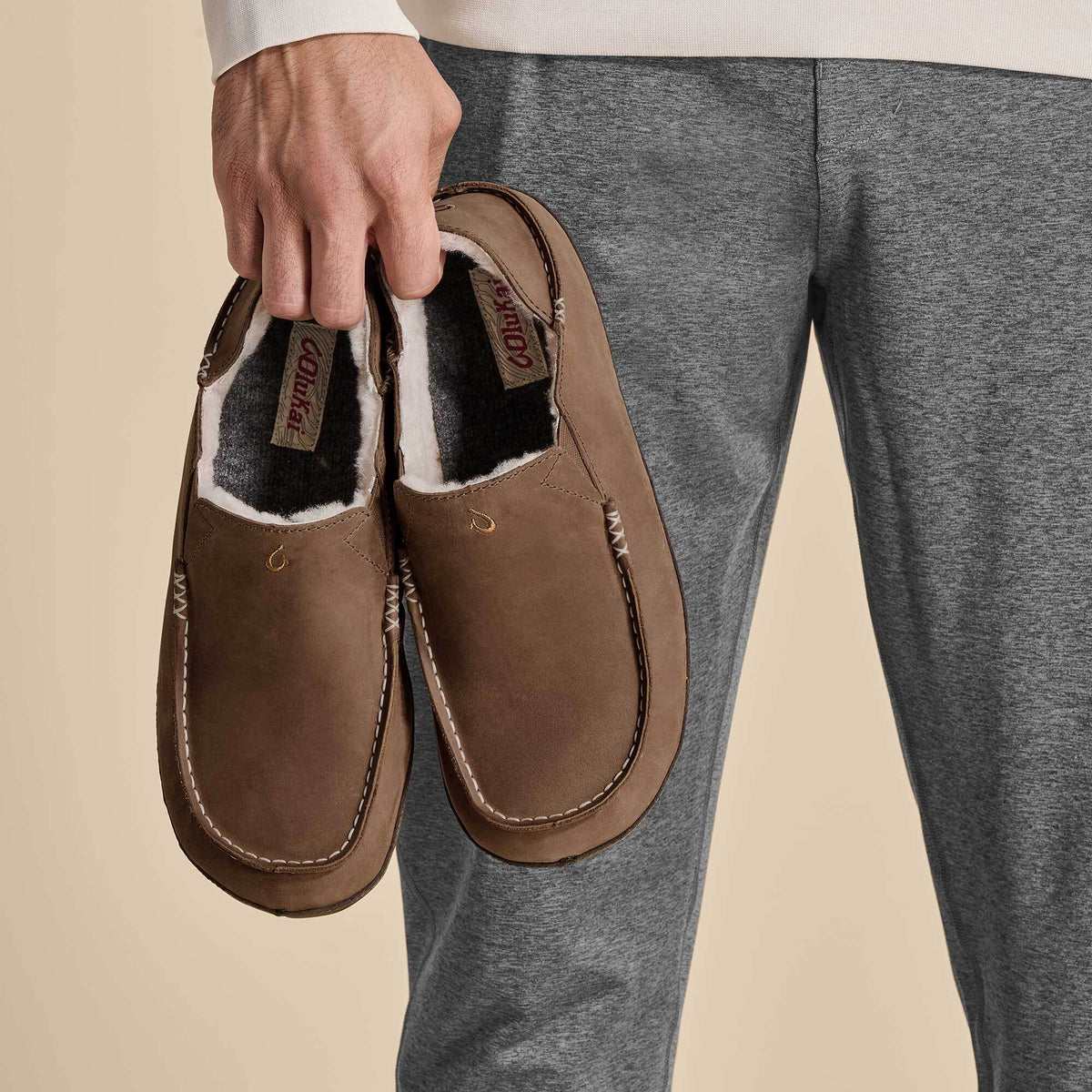 OluKai Moloā Men's Leather Slippers for Men