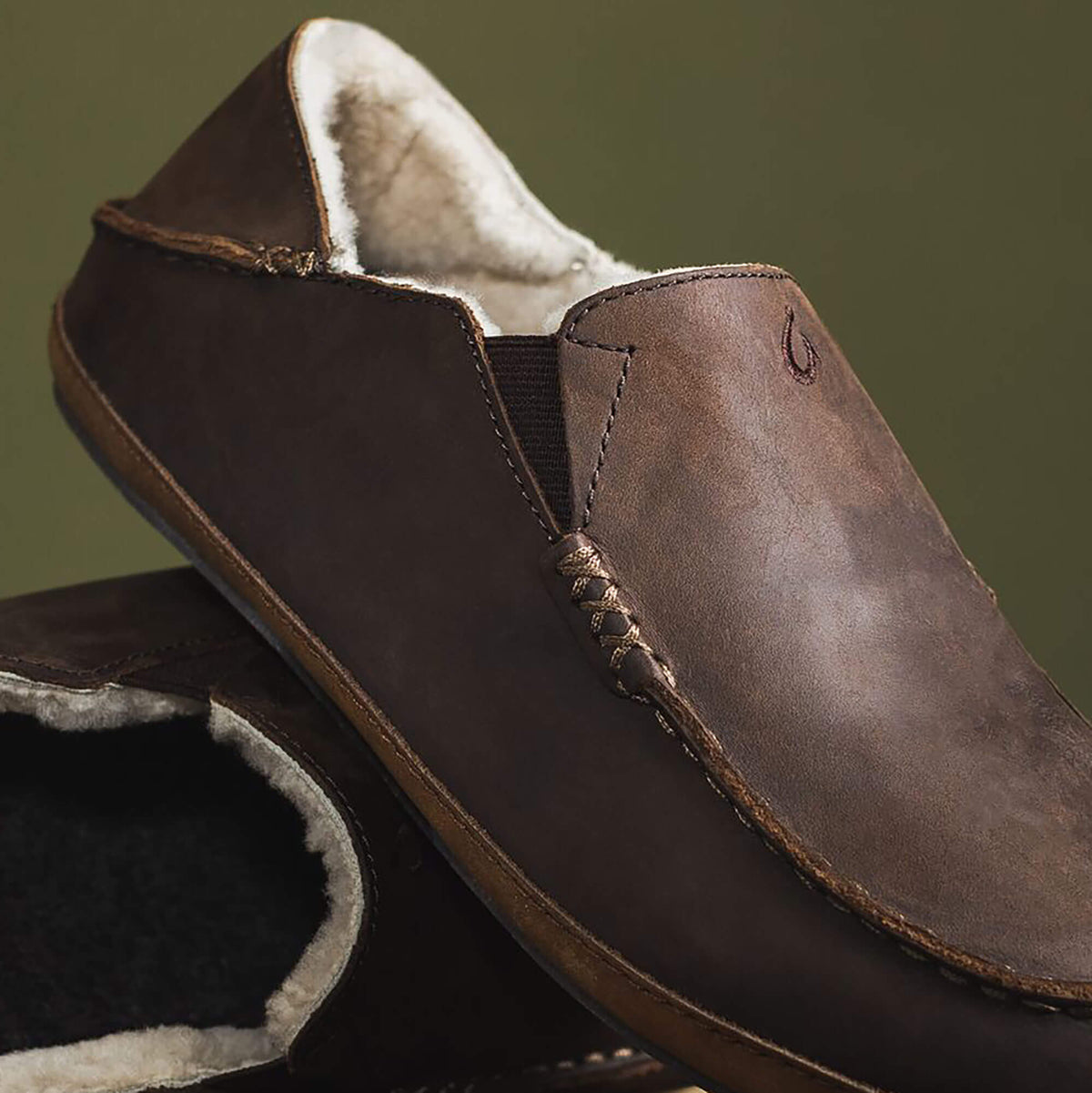 OluKai Moloā Men's Nubuck Leather Slippers for Men