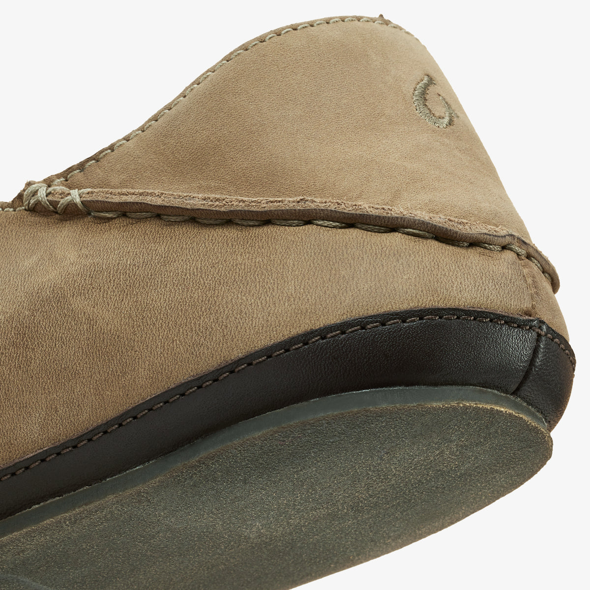 OluKai Moloā Slipper for Men