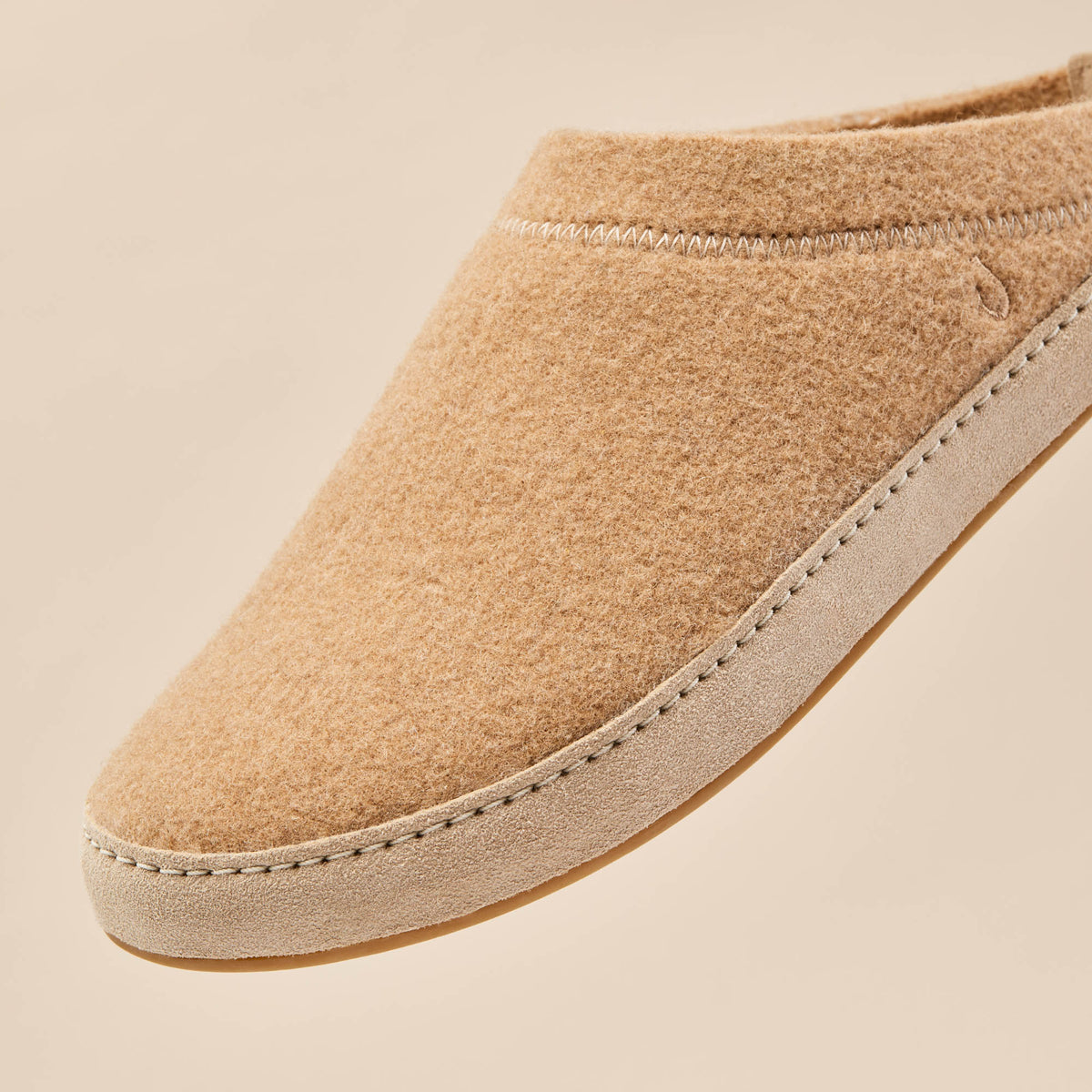 OluKai Hāmani Hulu Men’s Wool Mule Slippers for Men