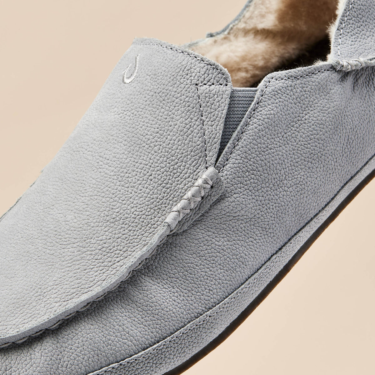 OluKai Moloā Men's Leather Slippers for Men