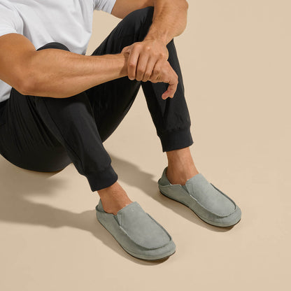 OluKai Moloā Men's Leather Slippers for Men