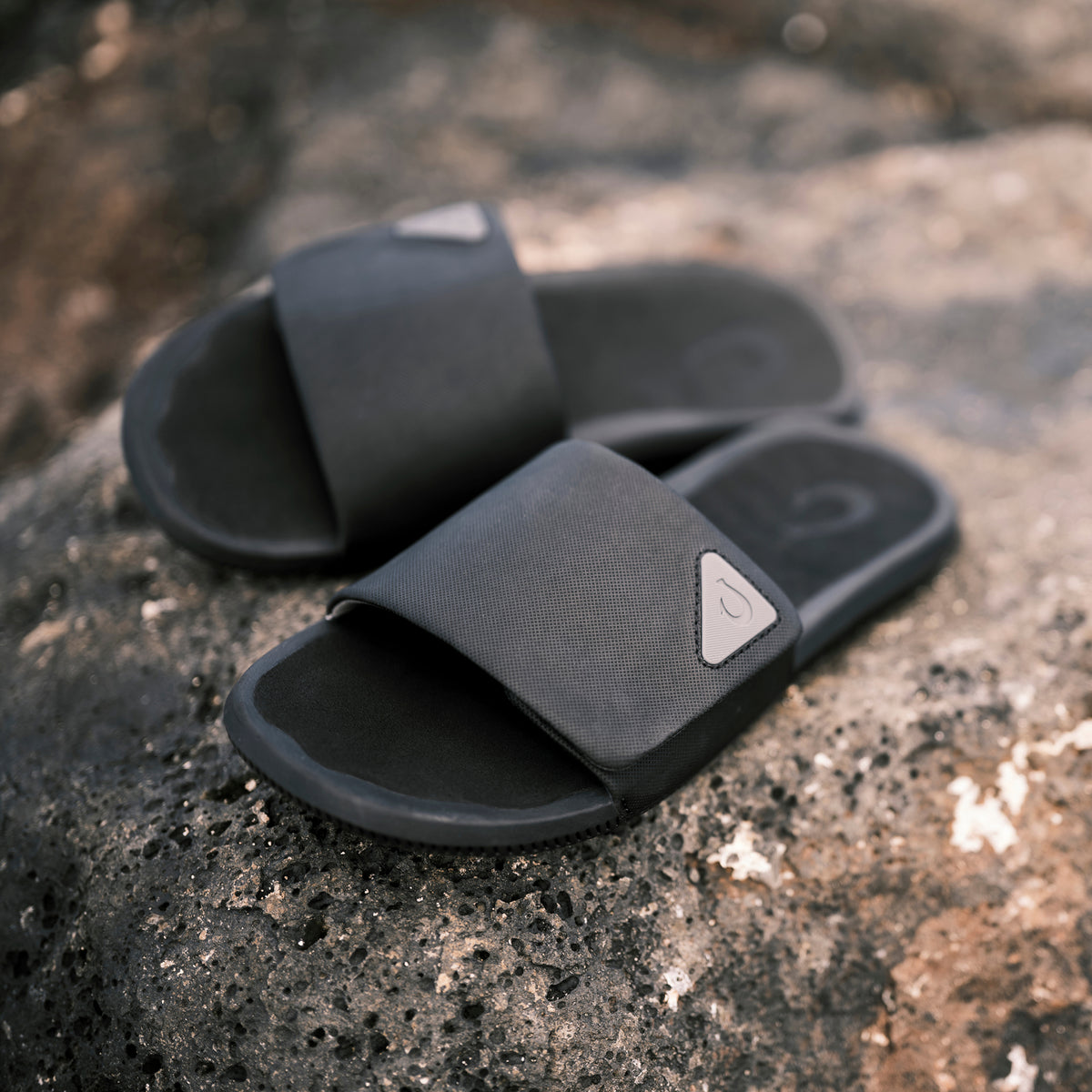 OluKai Ulele Slide for Men|New Arrivals