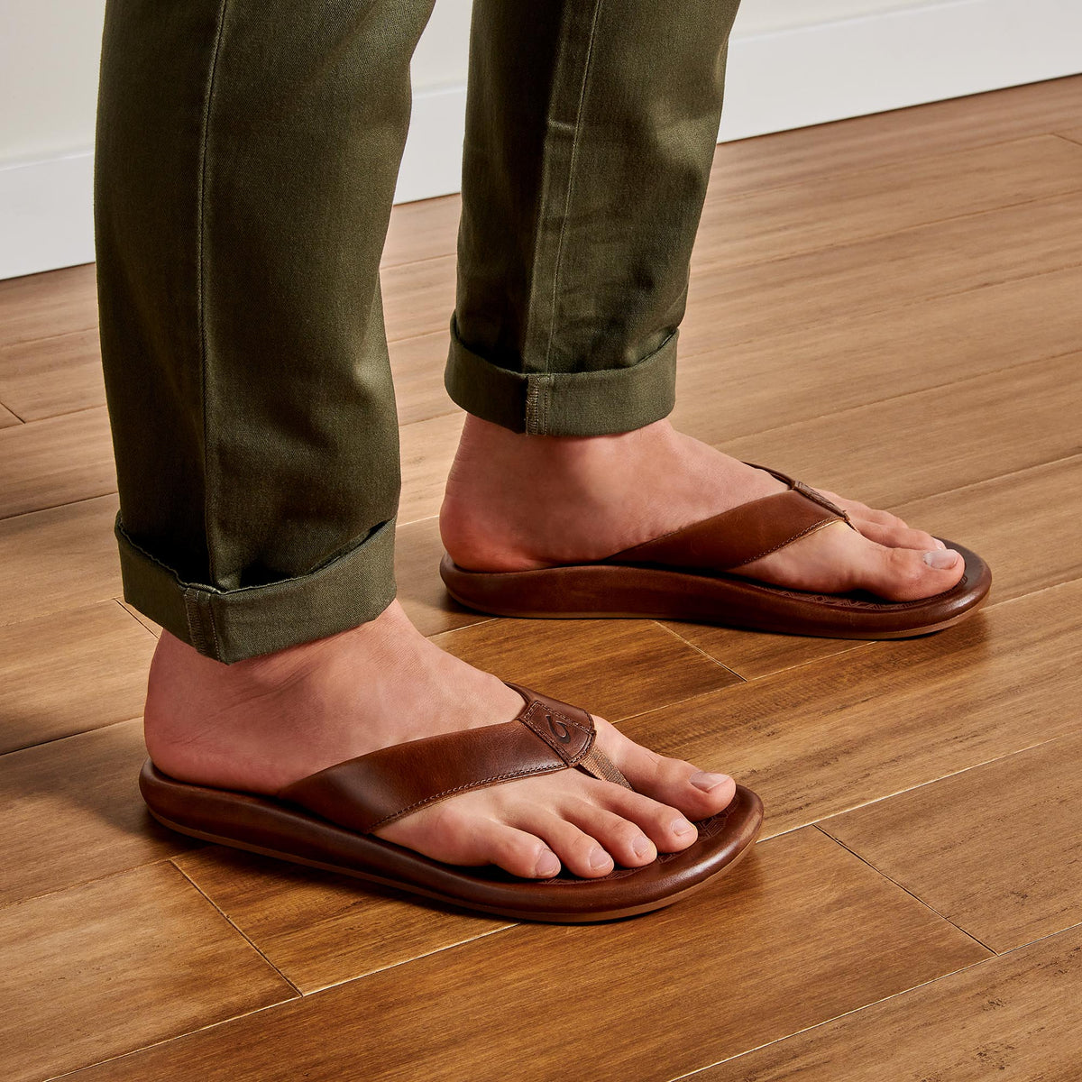 OluKai ‘Ilikai Men‘s Leather Sandals for Men