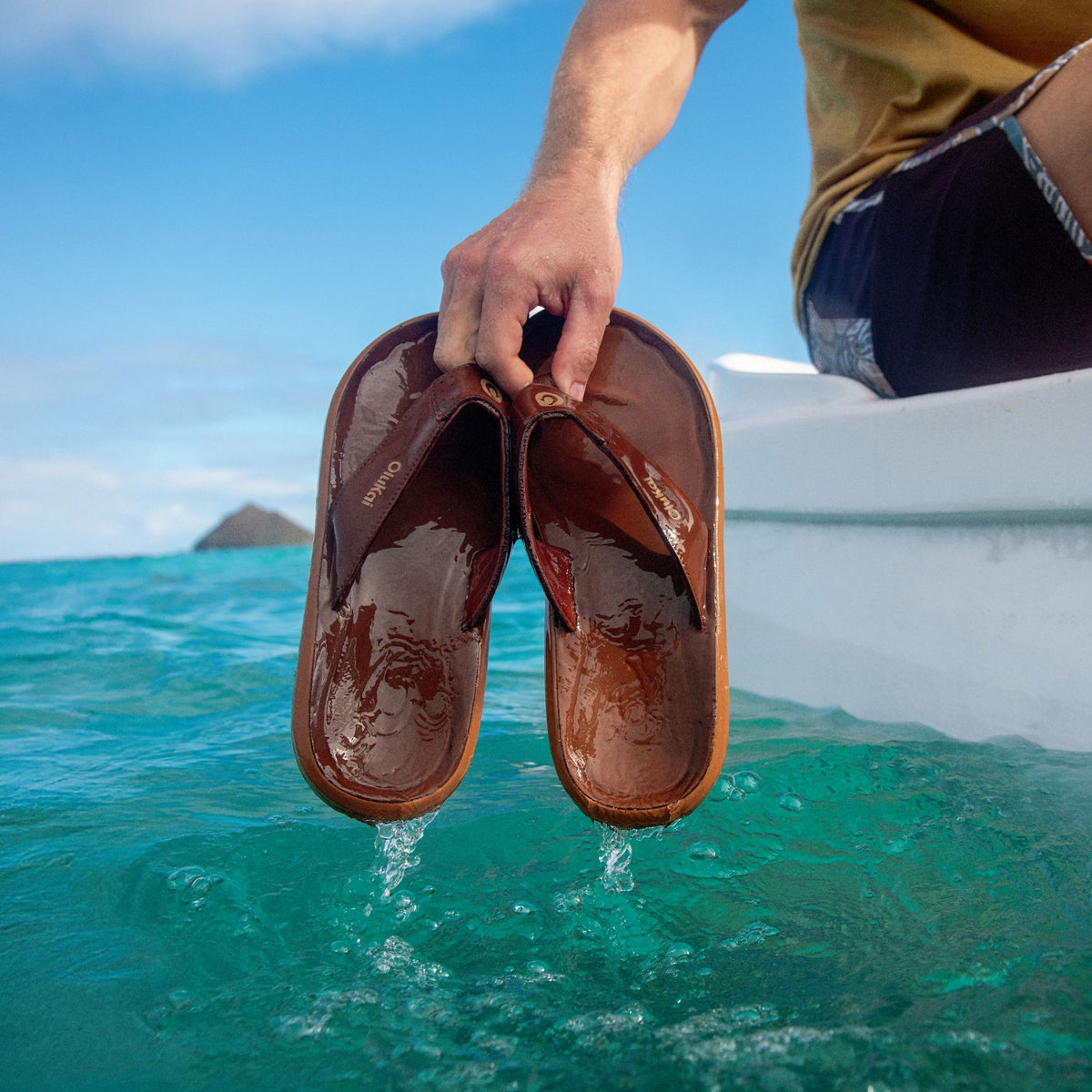OluKai Pili Men’s Waterproof Leather Sandals for Men