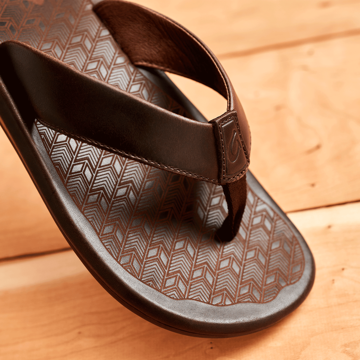 OluKai ‘Ilikai Men‘s Leather Beach Sandals for Men