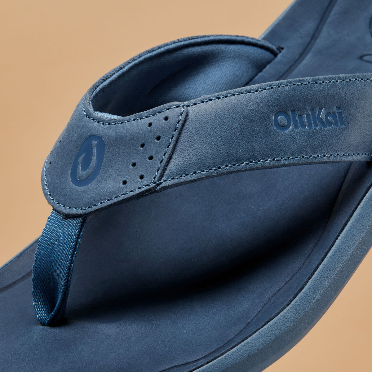 OluKai Pili Men’s Waterproof Leather Sandals for Men