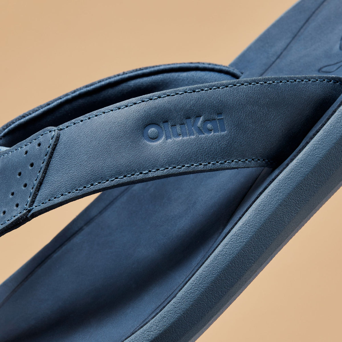OluKai Pili Men’s Waterproof Leather Sandals for Men