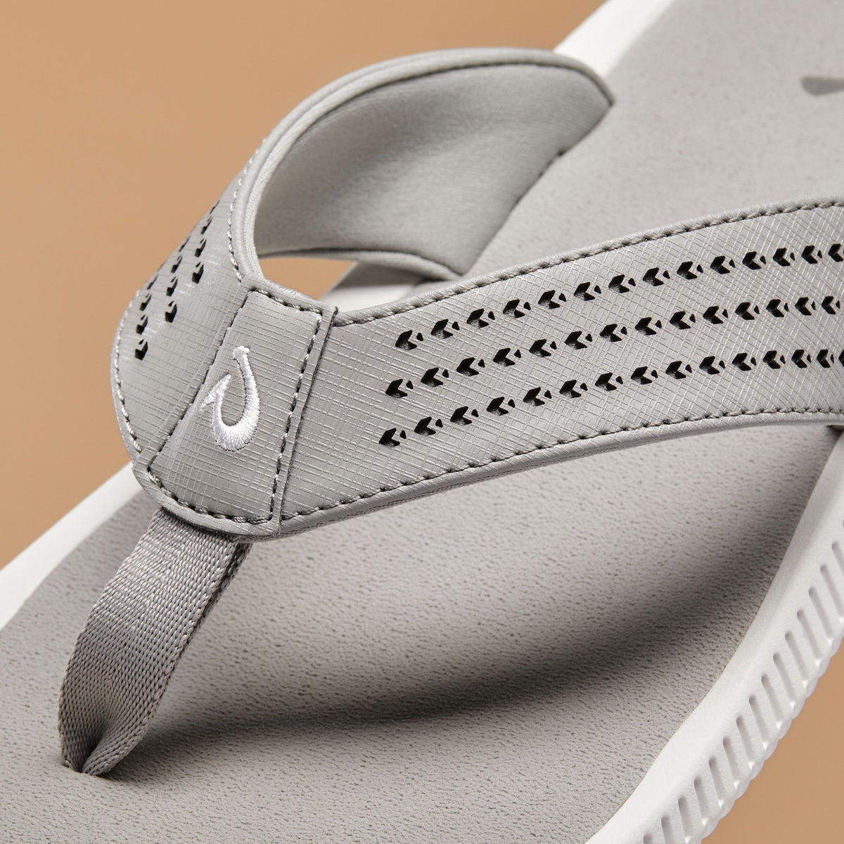 OluKai Ulele Golf Men’s Golf Sandals for Men