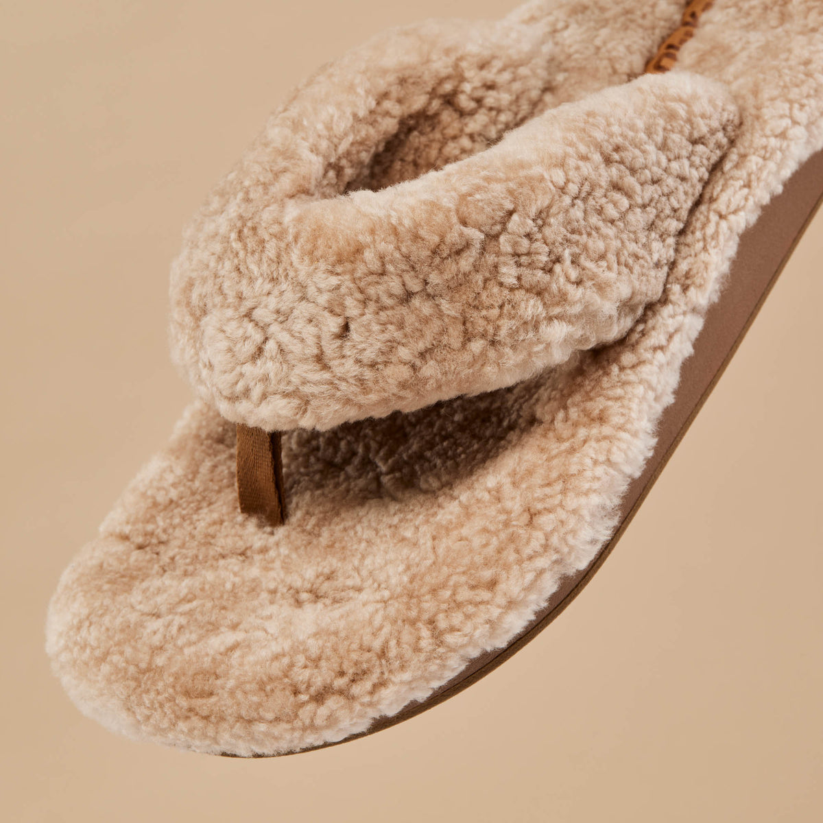 OluKai Kīpe'a Heu Women‘s Flip Flop Slippers for Women