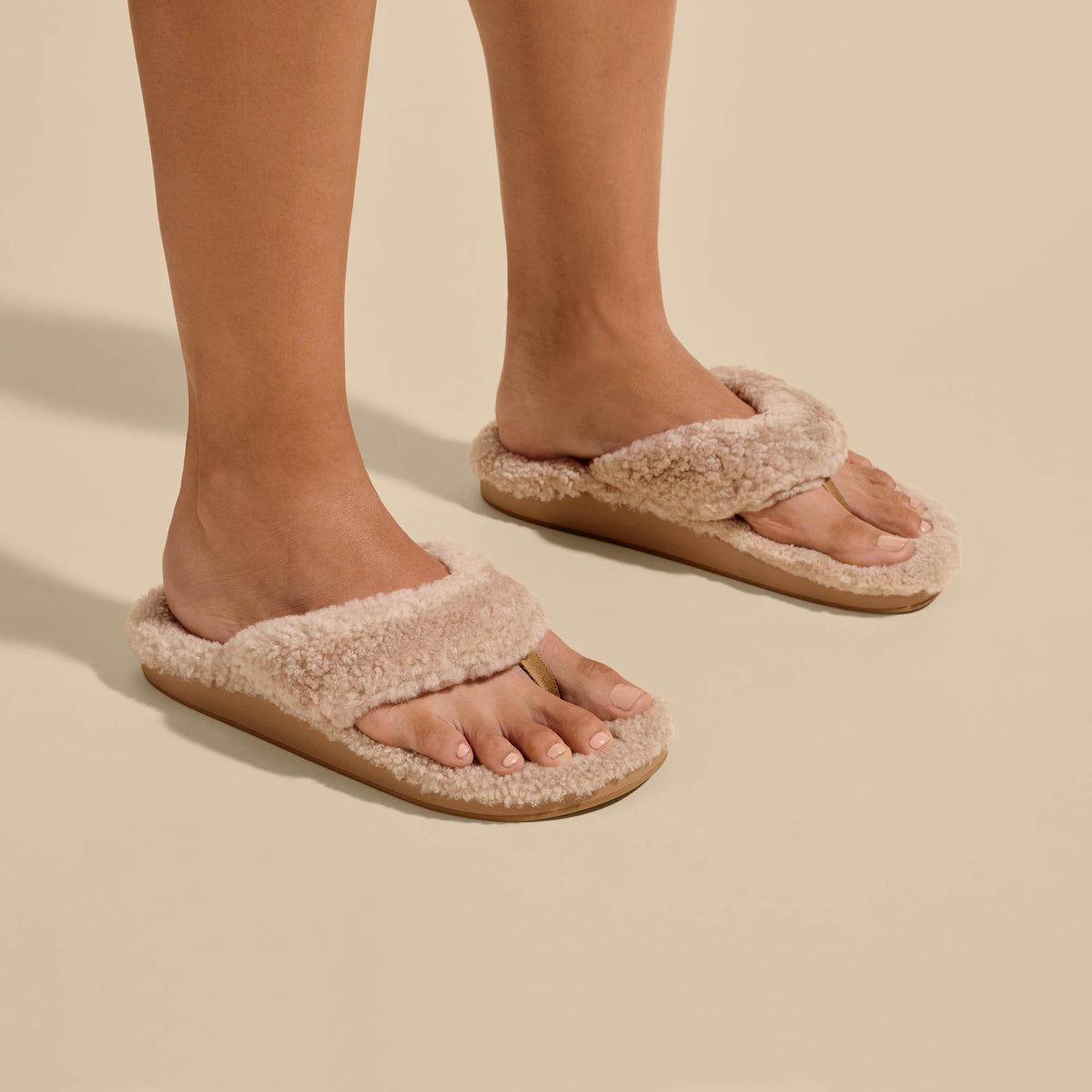 OluKai Kīpe'a Heu Women‘s Flip Flop Slippers for Women