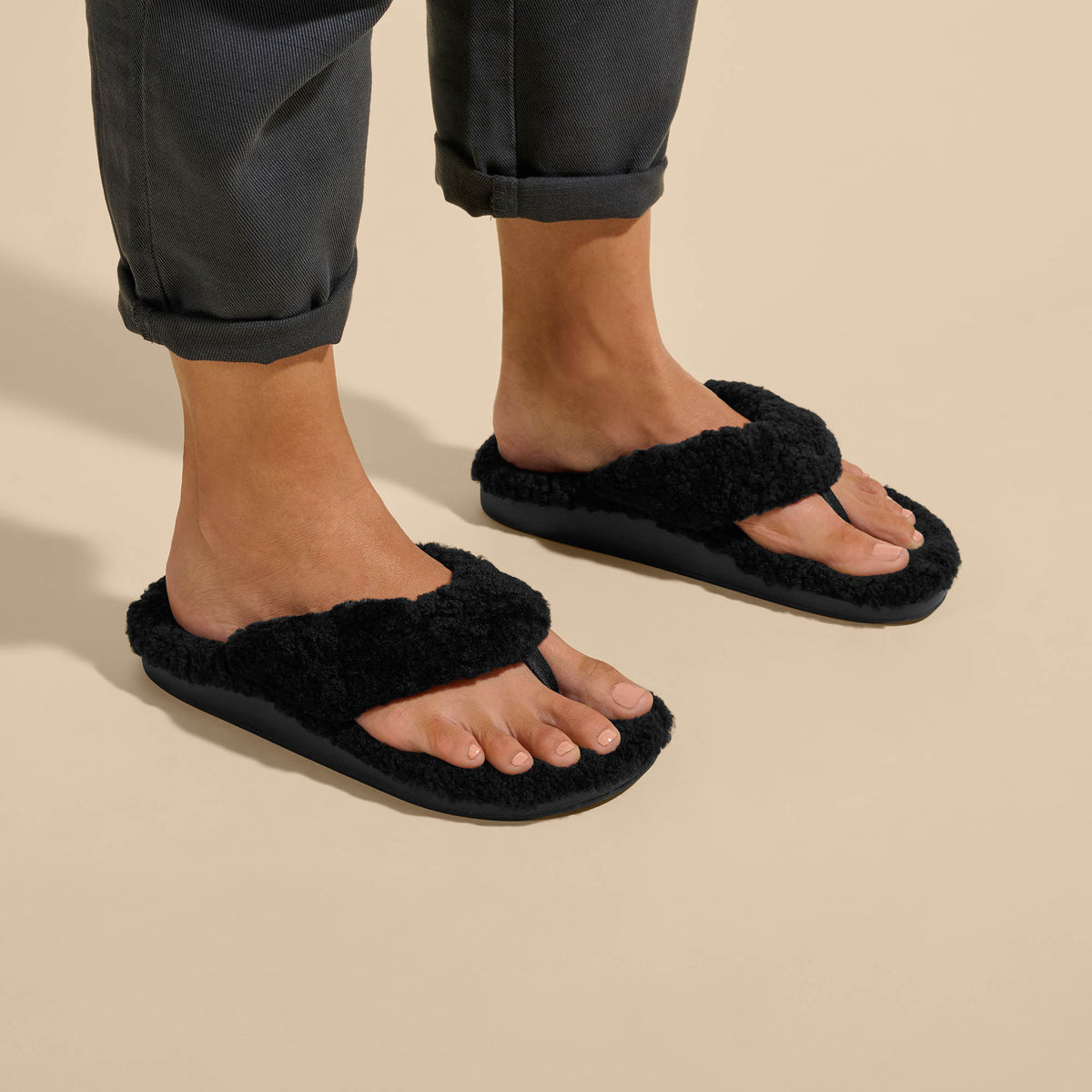 OluKai Kīpe'a Heu Women‘s Flip Flop Slippers for Women