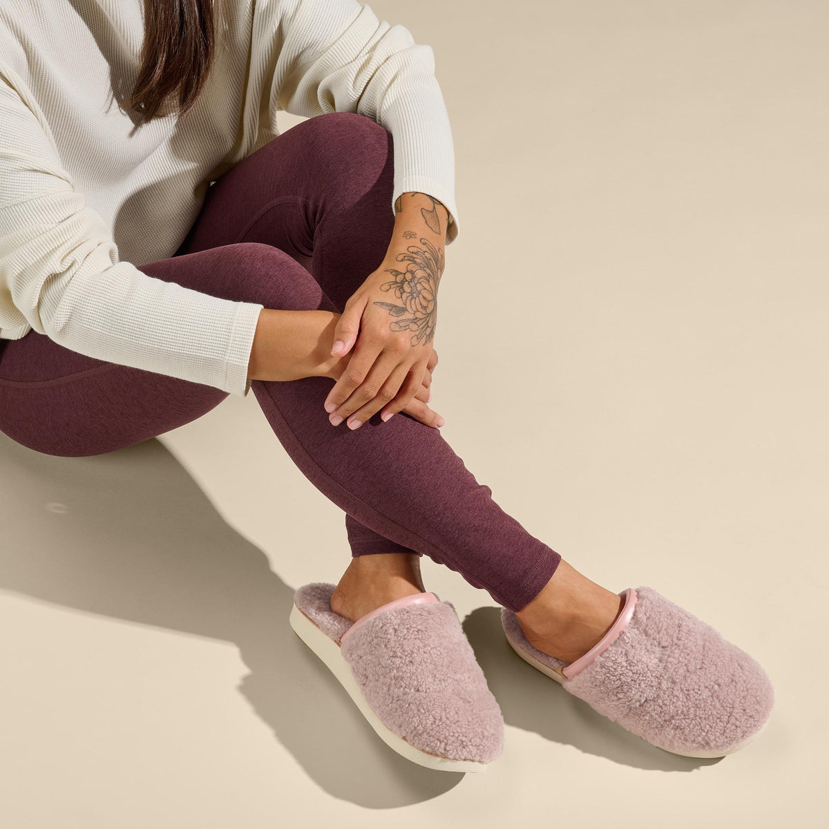 OluKai Pūpū Mua Women’s Shearling Mule Slipper for Women