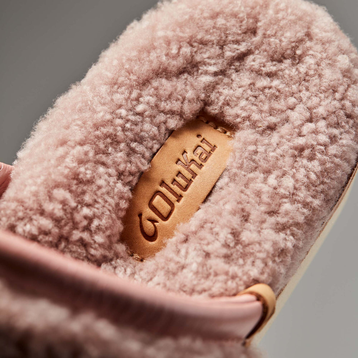 OluKai Pūpū Mua Women’s Shearling Mule Slipper for Women