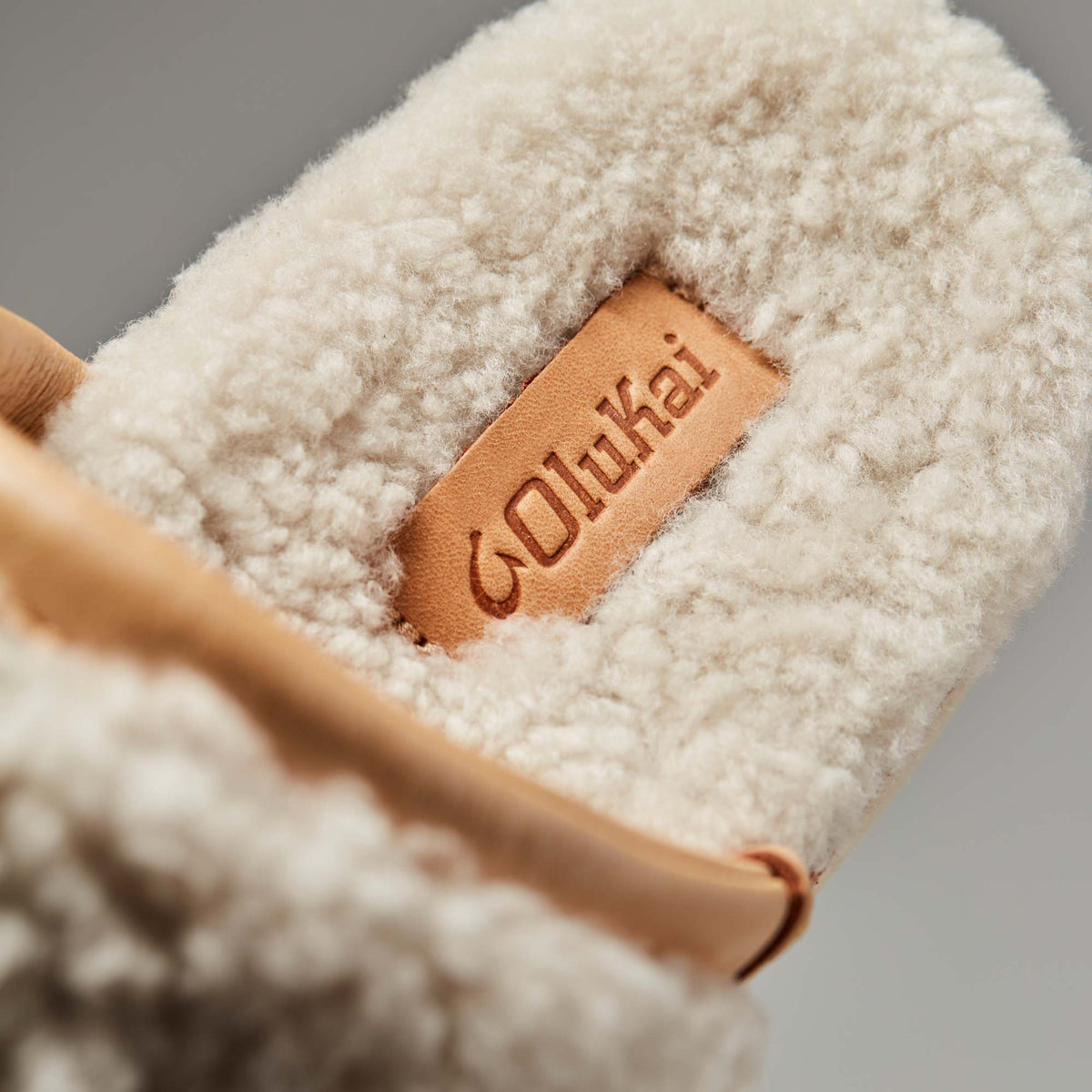 OluKai Pūpū Mua Women’s Shearling Mule Slipper for Women