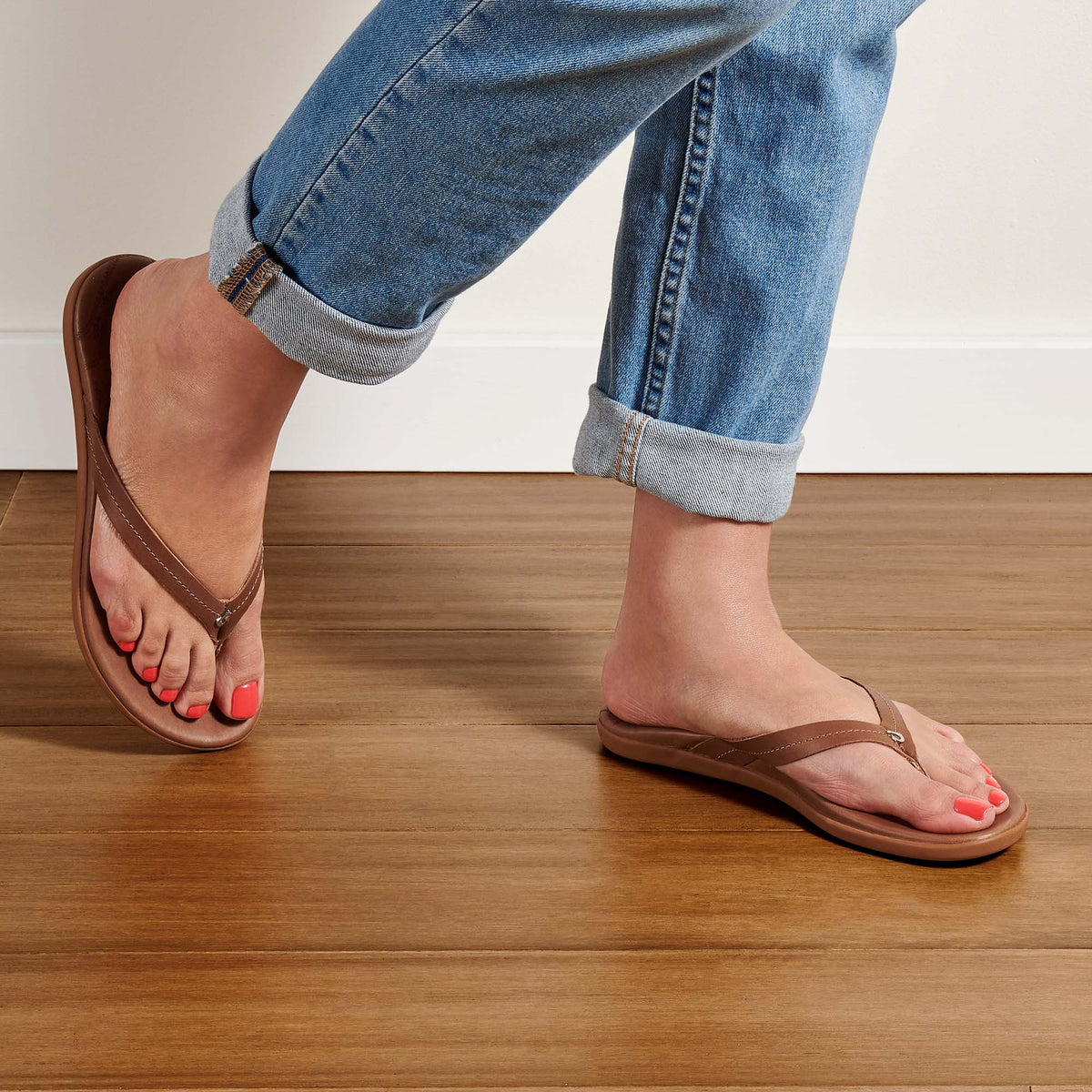 OluKai Honu Women’s Leather Beach Sandals for Women