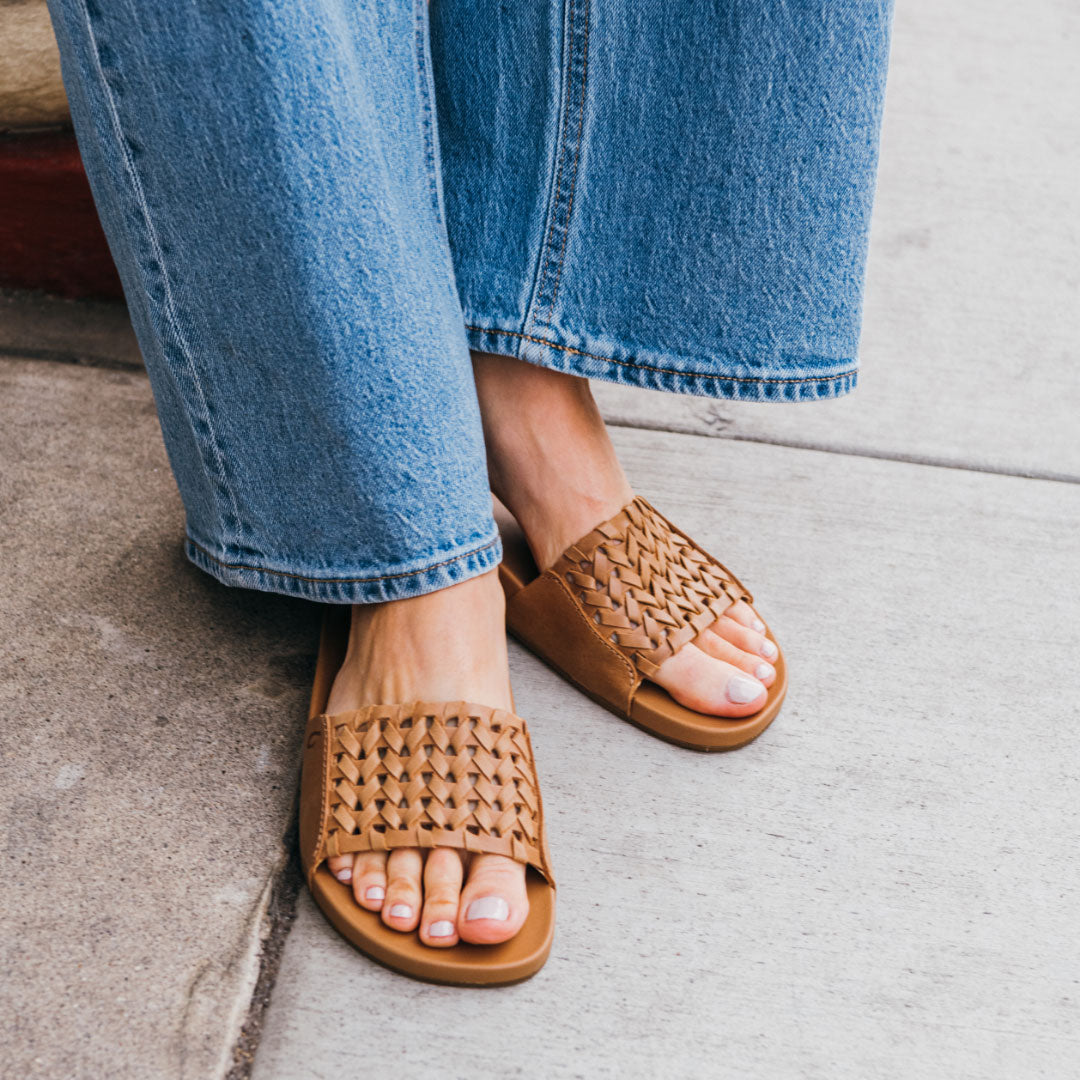 OluKai Kāmola Women’s Leather Slide Sandals for Women