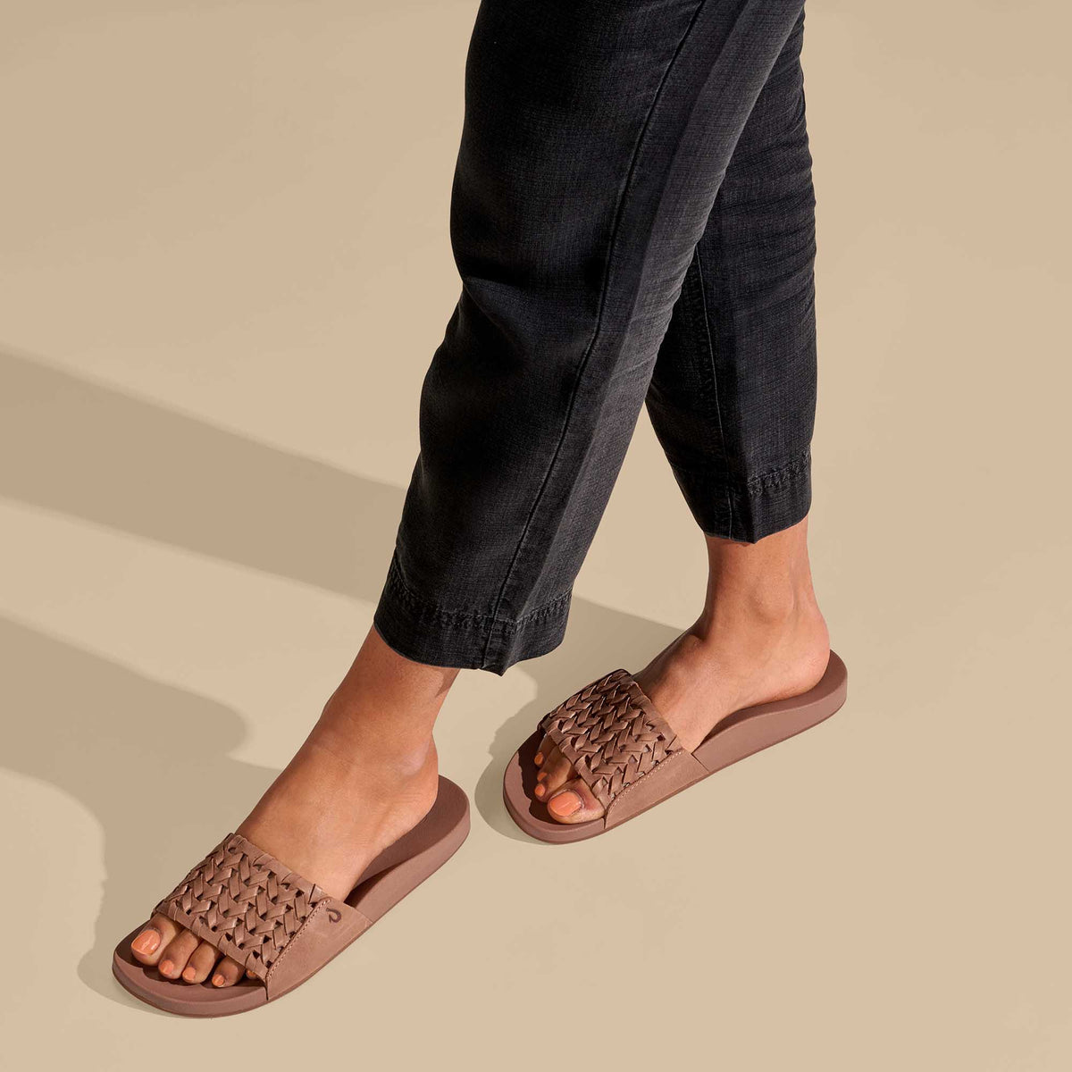 OluKai Kāmola Women’s Leather Slide Sandals for Women